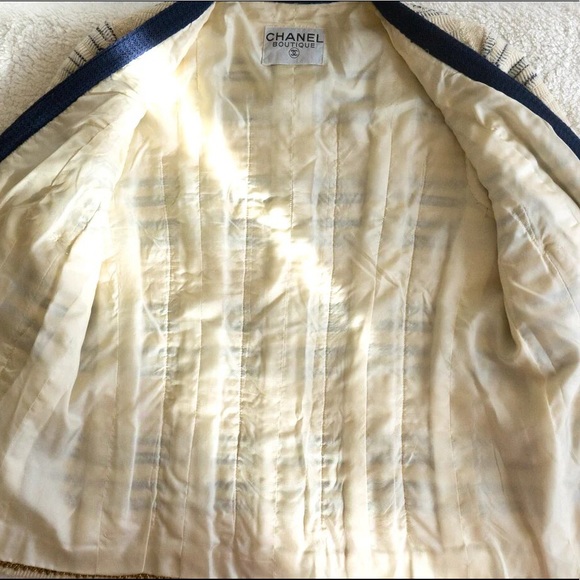 Rare 1980s Chanel Vintage Gold Clover Skirt Suit - Picture 8 of 8